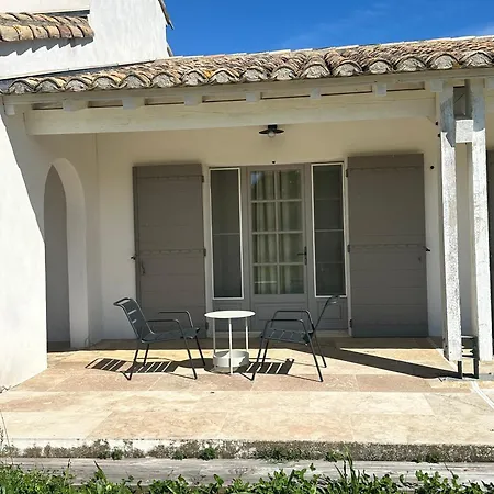 Mas Du Couvin, En Camargue 5*
